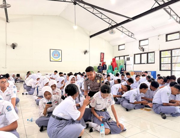 Polresta Sidoarjo Edukasi Pelajar tentang Bijak Medsos dan Penggunaan AI
